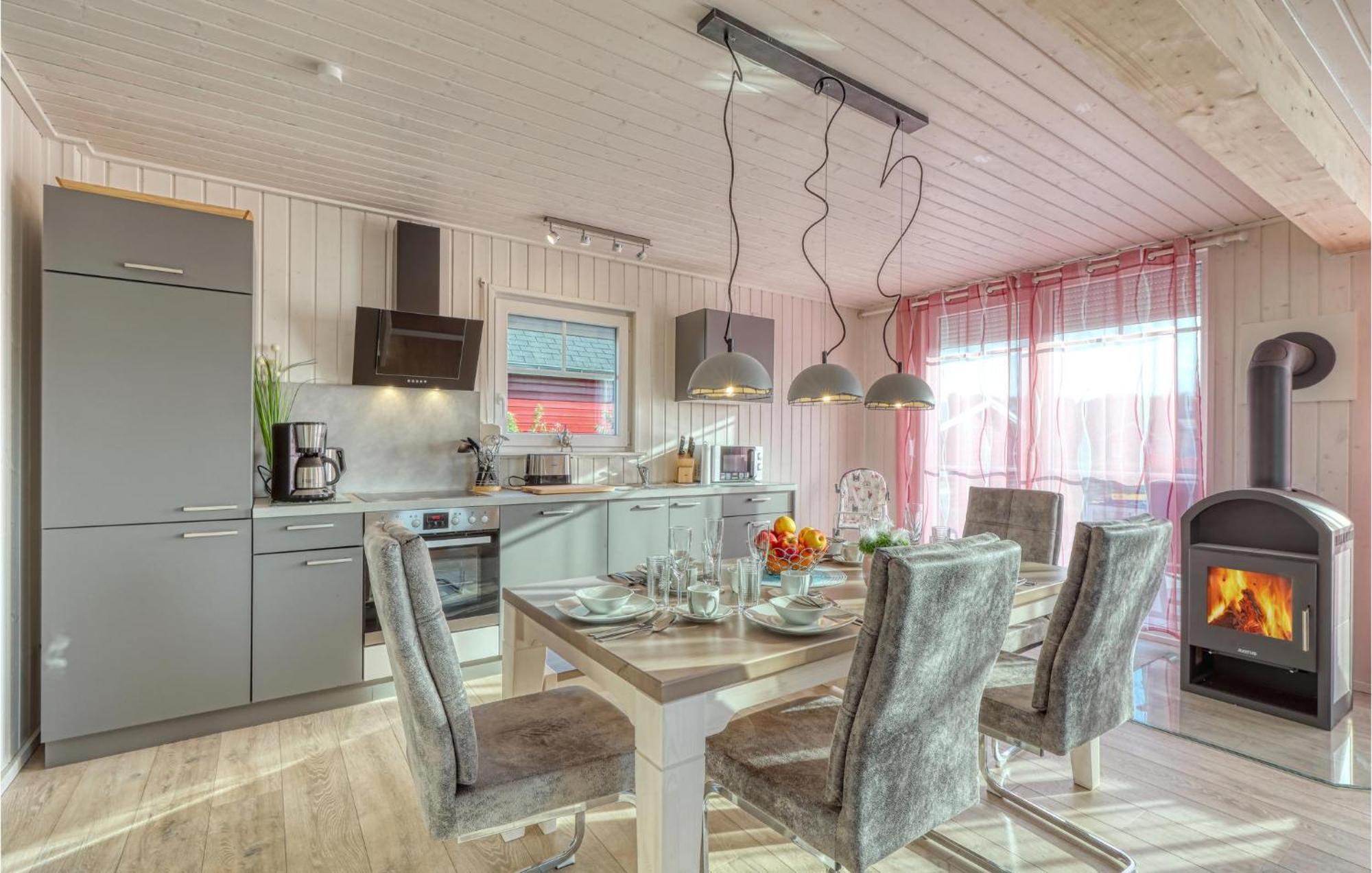 2 Bedroom Nice Home In Zerpenschleuse Exterior foto